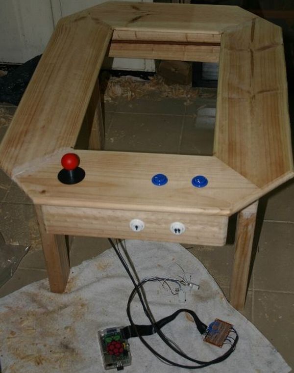 DIY Coffee Table fitted with Raspberry Pi, 24inch LCD screen Homecrux
