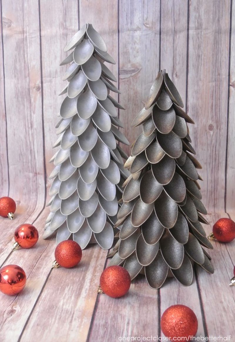 DIY Plastic Spoon Christmas Tree