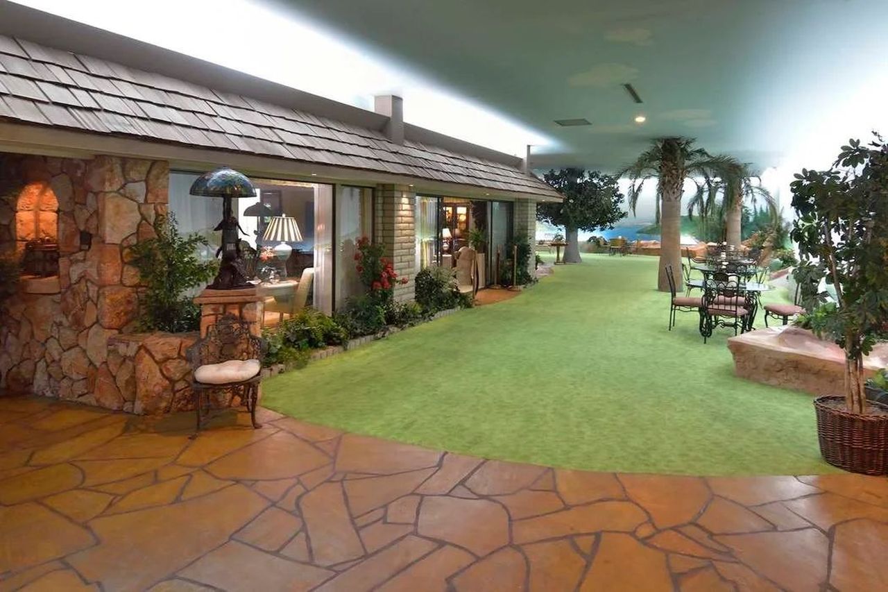Underground House by Jerry Henderson