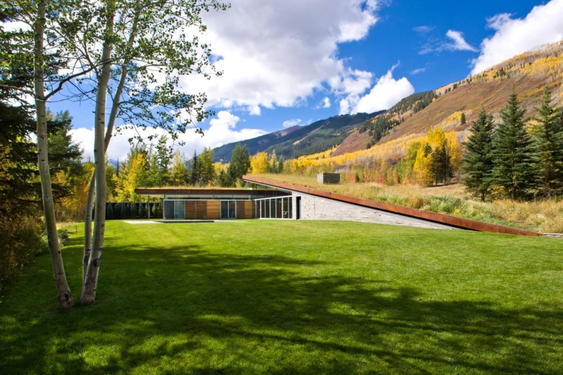 Gluck+ Builds Earth Sheltered Guest House in Rocky Mountains