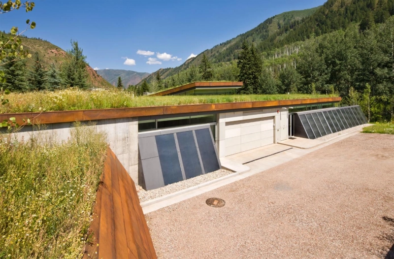 Gluck+ Builds Earth Sheltered Guest House in Rocky Mountains