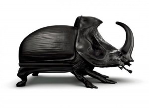 The robust Rhinoceros Beetle chair for insect lovers and geeks - HomeCrux