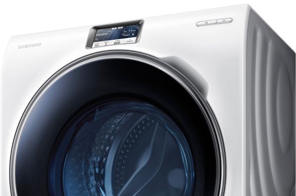 Smartphone-controlled Samsung WW9000 washing machine