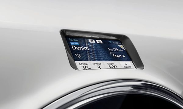 Smartphone-controlled Samsung WW9000 washing machine 