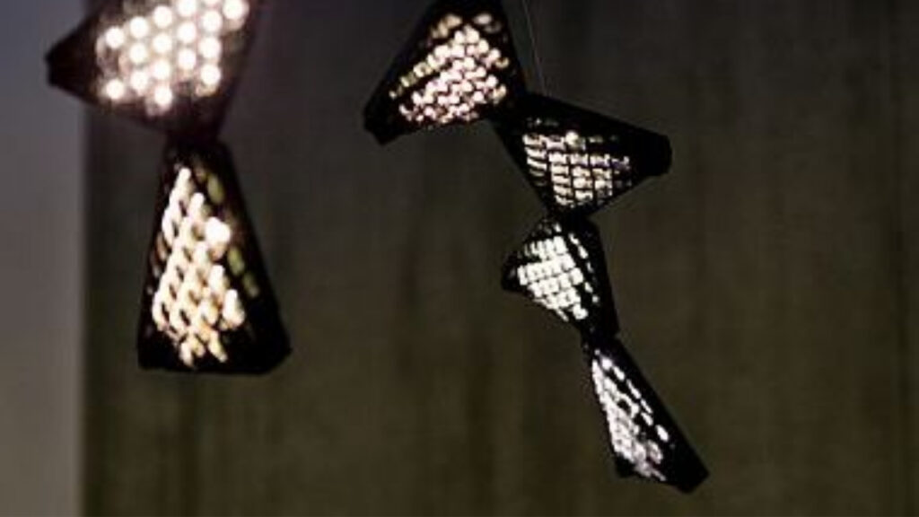 Smartphone-controlled Dragon chandelier changes shape with connectable modules Dragon-digital-habits