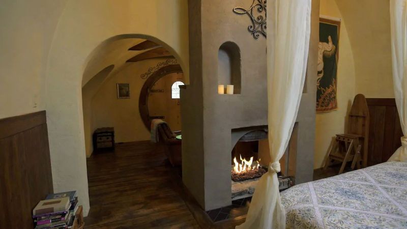 Hobbit Houses from Around the World 