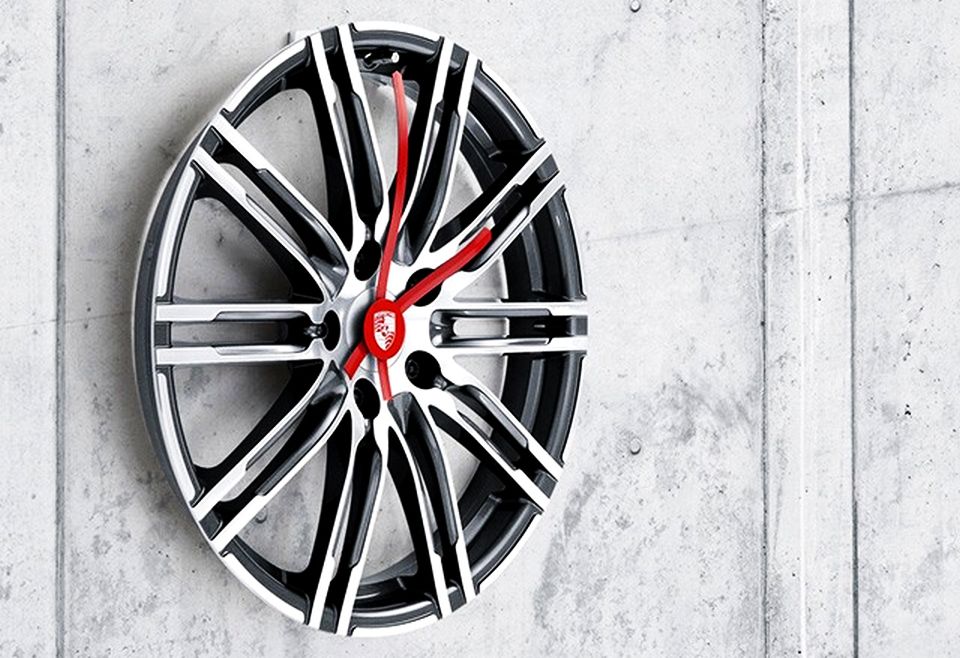 Porsche 20-inch Wall Clock of 911 Turbo Rim