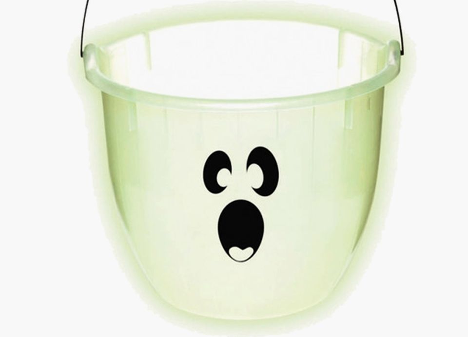 DIY Illuminating Halloween Candy Bucket