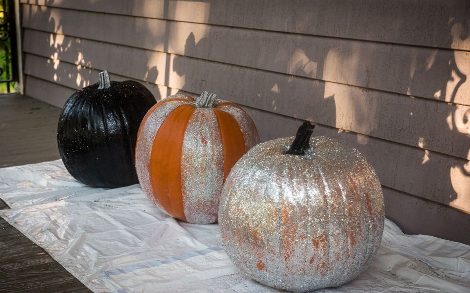 Decorate front porch for Halloween