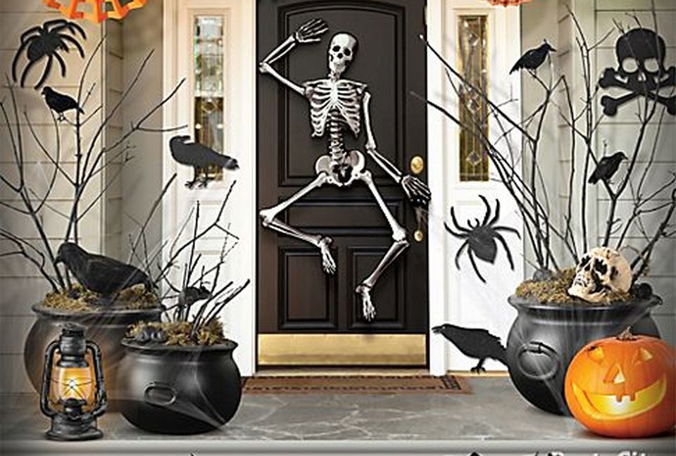 Decorate front porch for Halloween