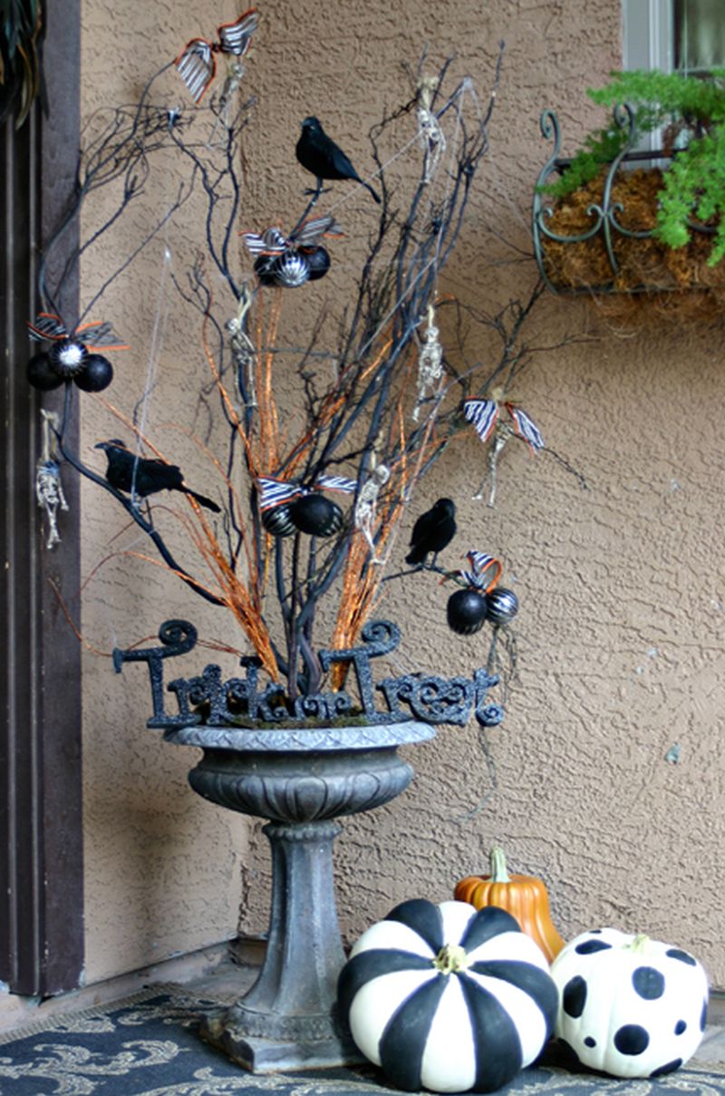 Halloween tree for front porch