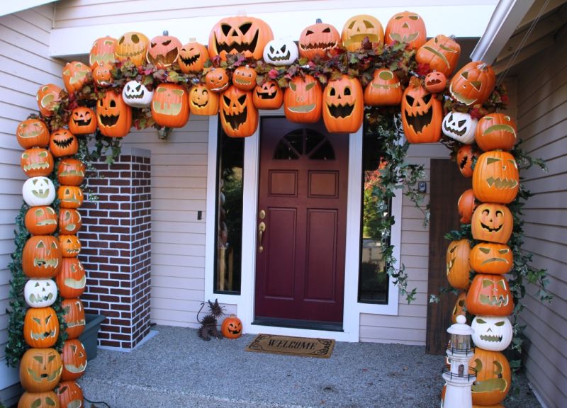 Halloween pumpkin Arch front porch