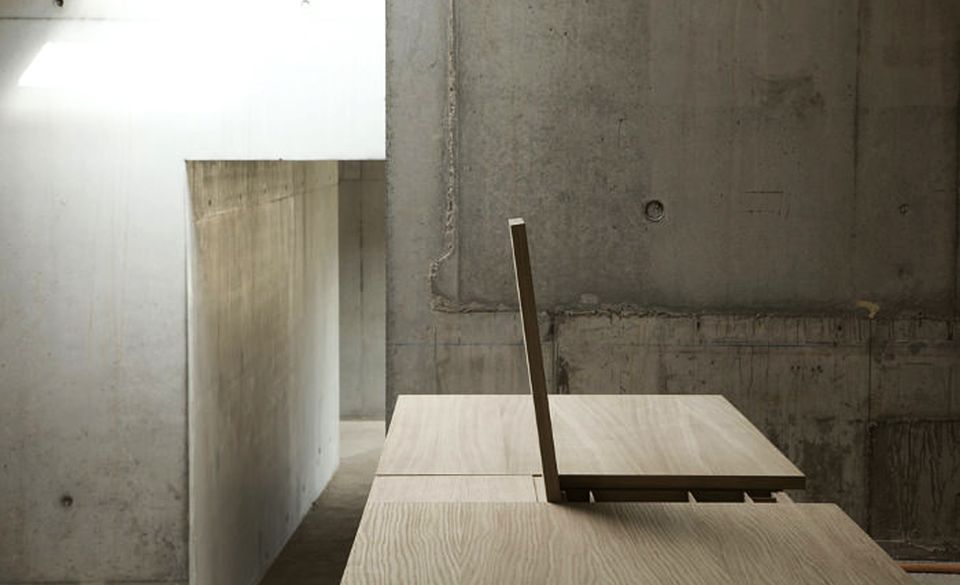 Le Suisse Desk by Giulio Parini