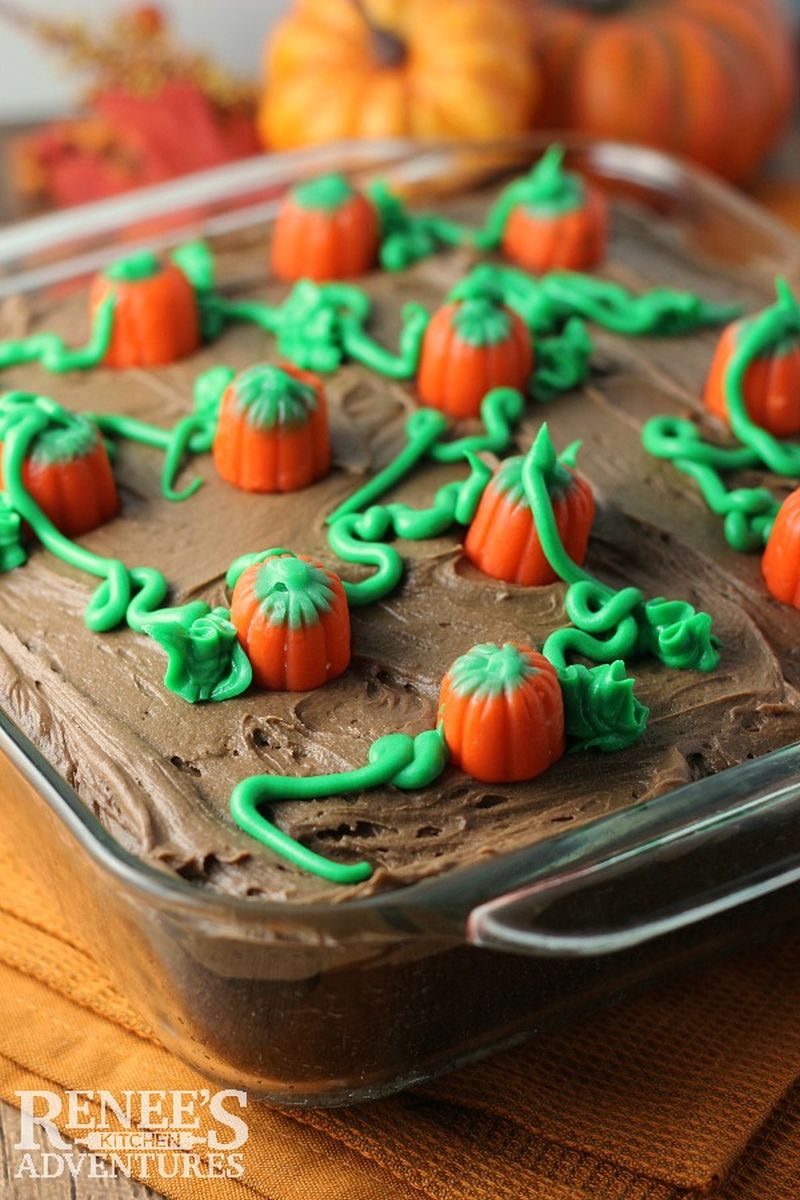 Pumpkin Patch Cake for Halloween 