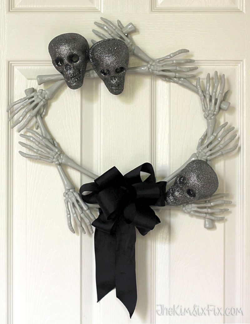 Skull wreath for Halloween decor 