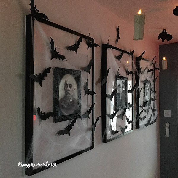 picture frames infested by bats for Spooky Wall décor Halloween 