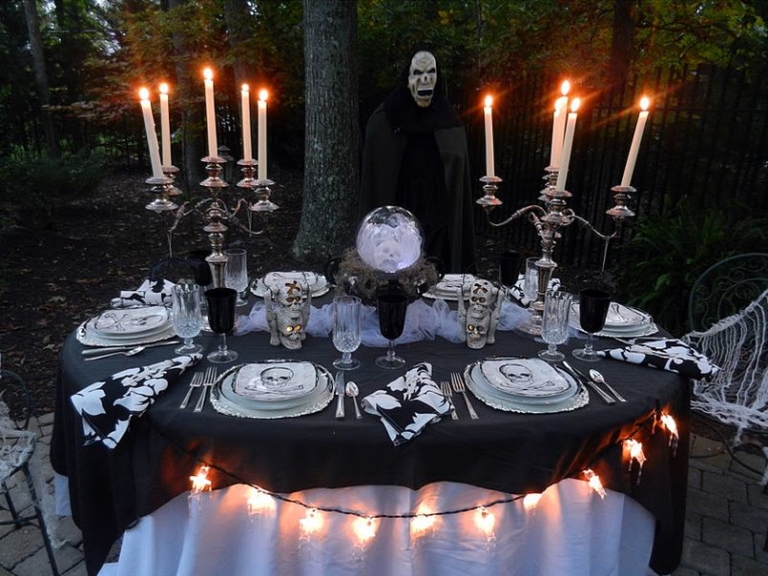 Hauntingly Cool Halloween Kitchen Decoration Ideas for 2020