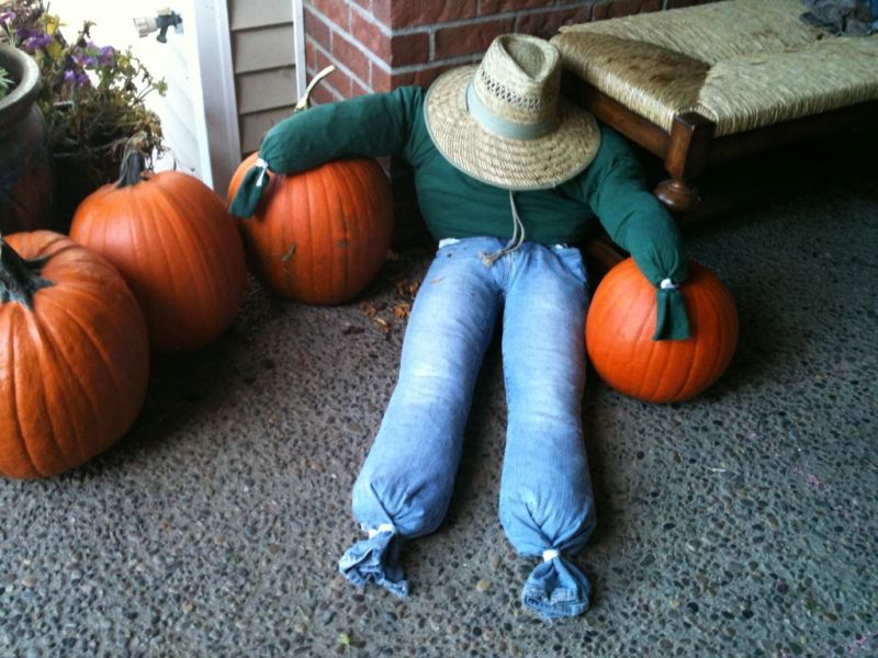 scarecrows for porch halloween_1