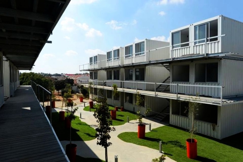 Israeli Students Build Apartments from Shipping Containers