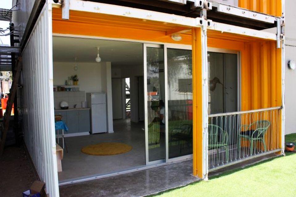 Israeli Students Build Apartments from Shipping Containers