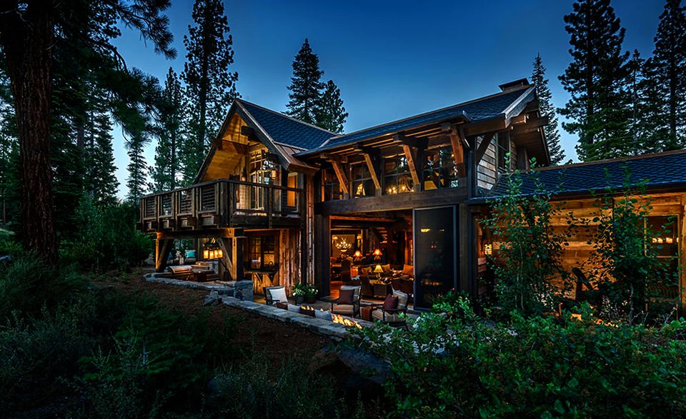 Mountain Cabin by Walton Architecture