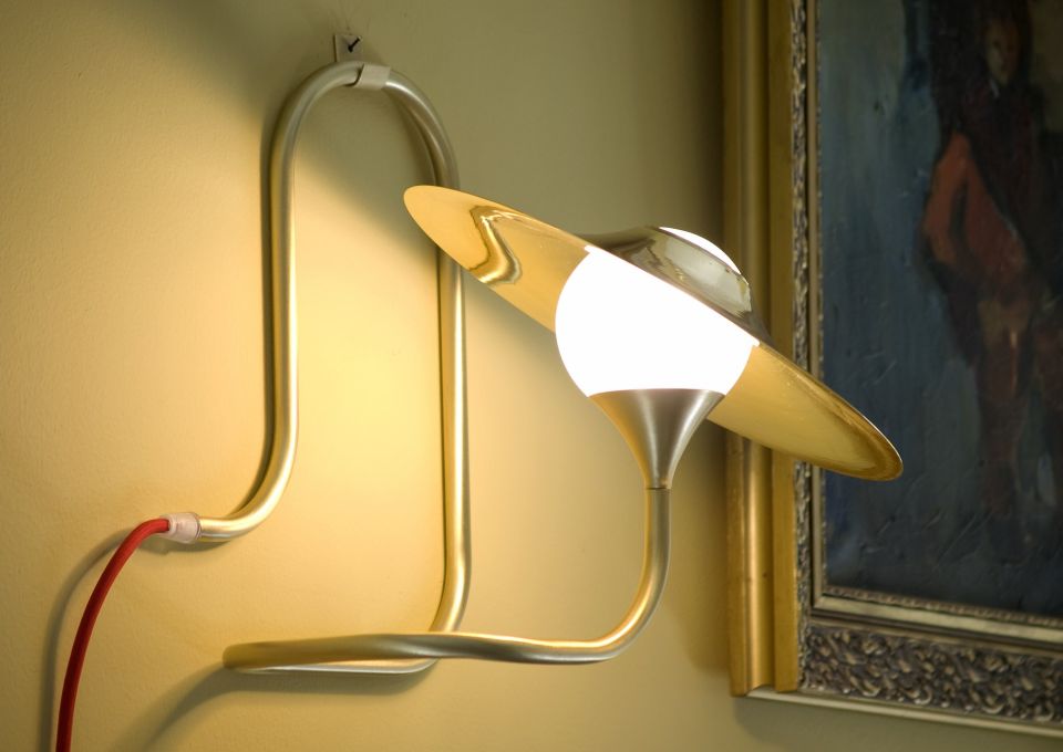 Turbaya Multi-functional Light in Shape of Gramophone