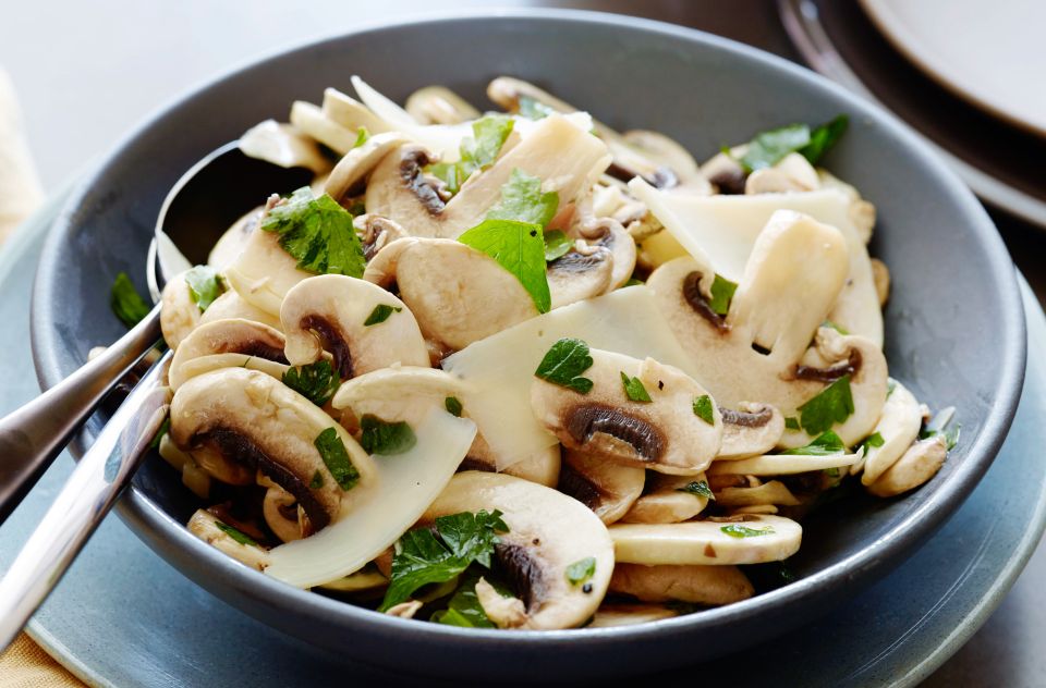 Fresh Mushroom and Parsley Salad for last minute Christmas dinner