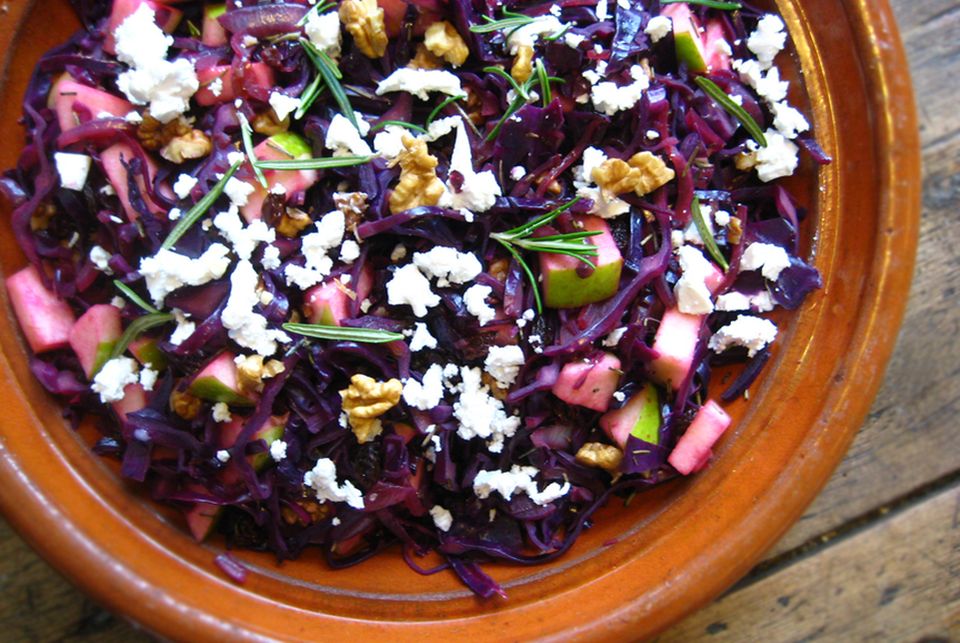 prepare Red Cabbage, Apple and Hazelnut Salad in last minute for Christmas  