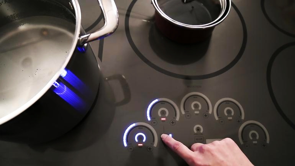 GE’s smart sous vide probe interacts with touchsensitive induction