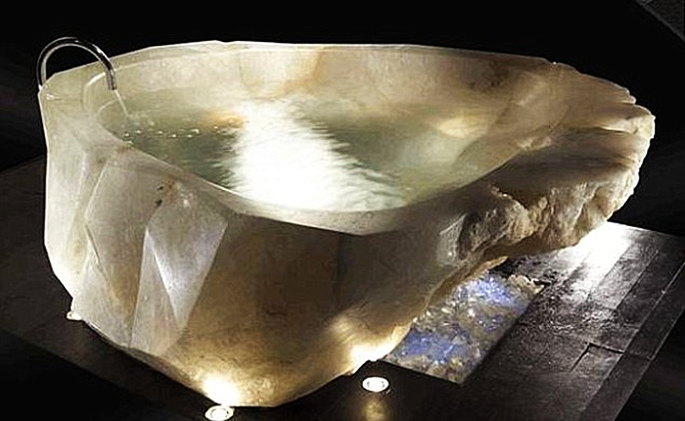 Quartz crystal bathtub