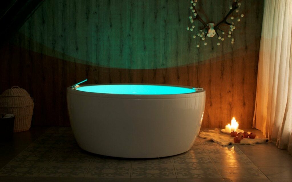 Aquatica-freestanding-acrylic-bathtub-