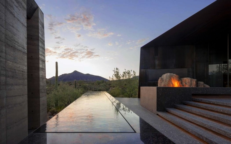 Desert Courtyard House by Wendell Burnette Architects