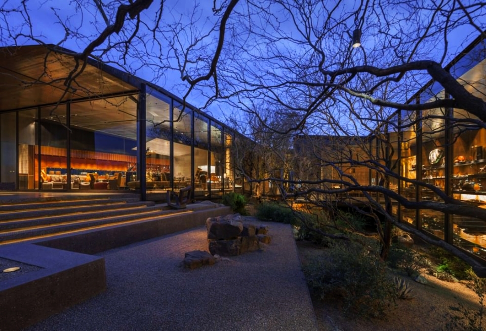 Desert Courtyard House by Wendell Burnette Architects