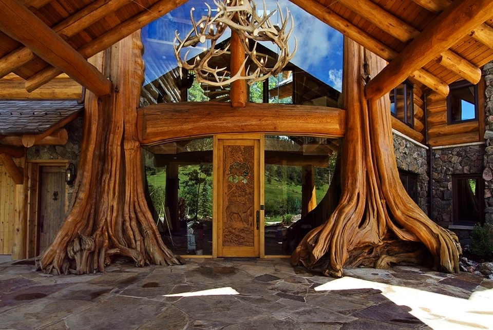 Dramatic Log Residence in Colorado by Kathy Scott