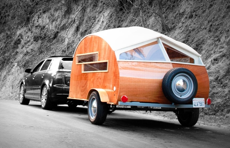 Hutte Hut teardrop-shaped camper crafted from wood and canvas - Homecrux