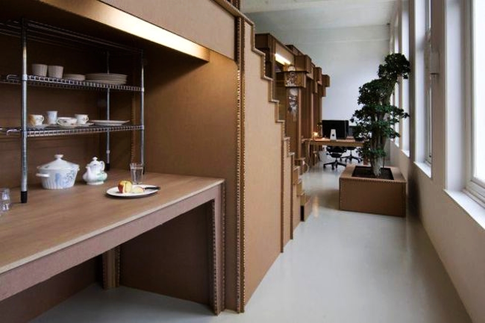 Nothing's-Office-Space-Made-From-Cardboard-by-Joost-van-Bleiswijk