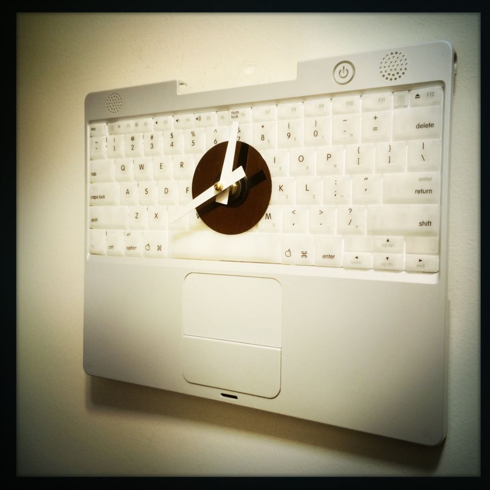 Apple Wall Clock 