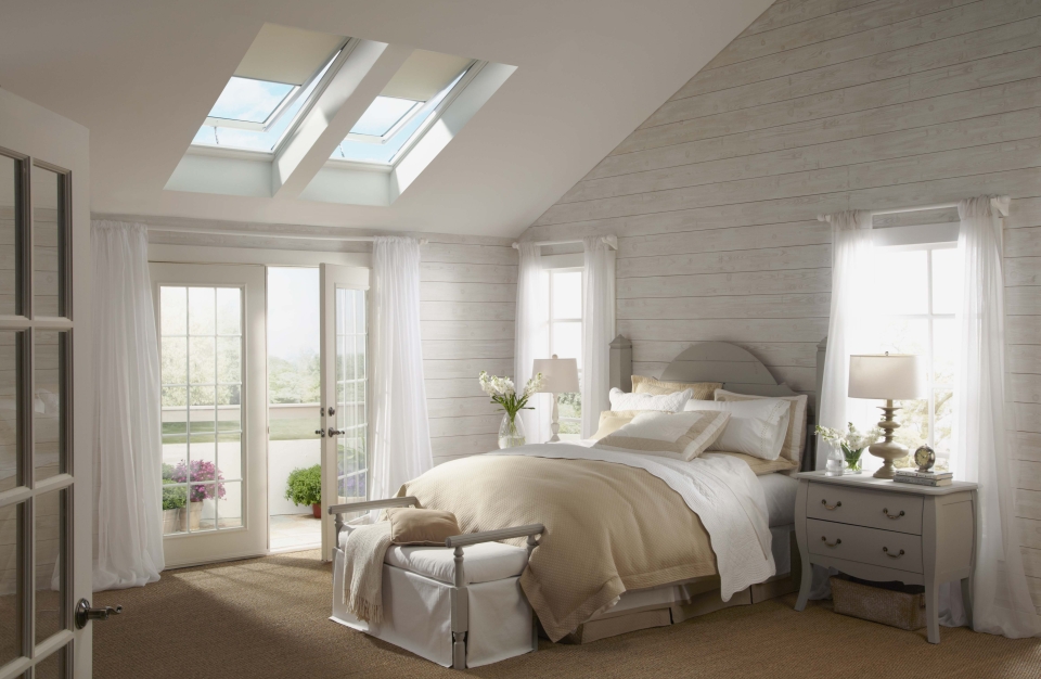 Bring-natural-light-into-your-home-with-skylights