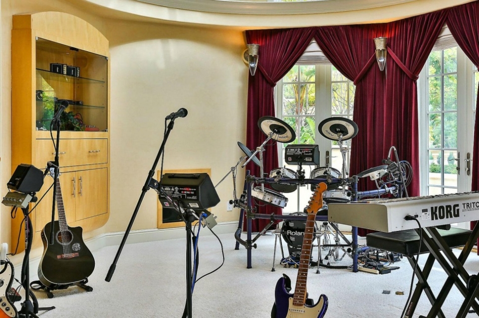 Star Wars-Themed Room on Sale for $14.9M