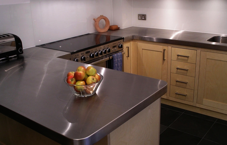 Valuable-tips-on-cleaning-distinct-kitchen-worktops