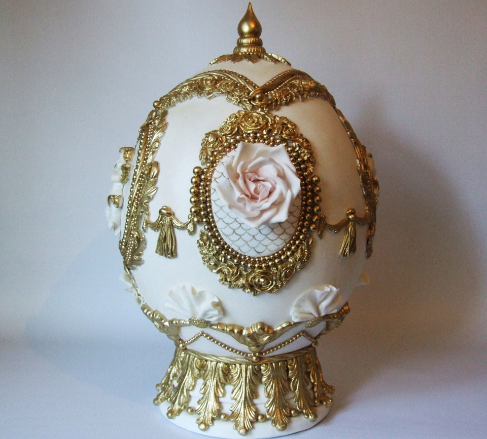 Faberge-inspired Easter Egg made out of Cake