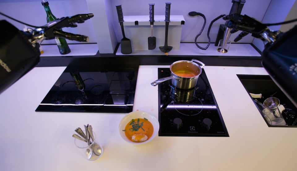 Moley robotic chefs cook meals with human-like precision