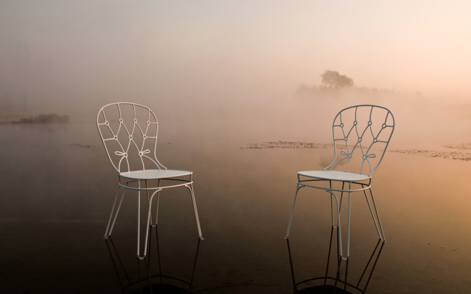 Outline Outdoor Furniture by Alessandra Baldereschi