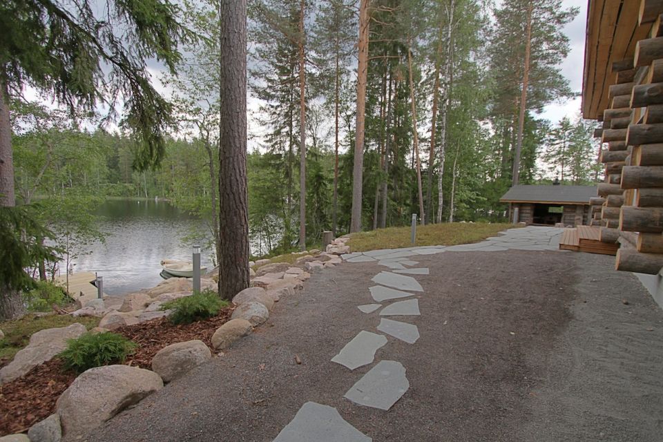 Flagstone patio with covered porch