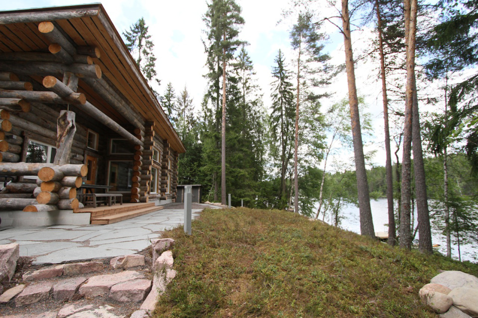 Cabin with a mix of both traditional and modern advancement