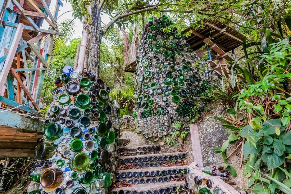 Colorful Treehouse Cabana Floripa in Brazil