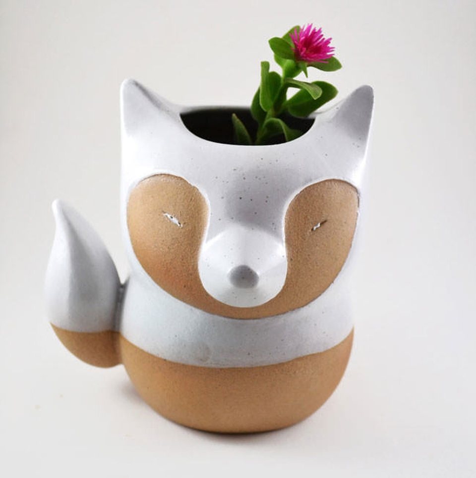 Animal-themed ceramic pots 