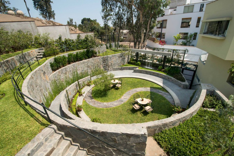 The Coliseum Garden for the fallen feathers