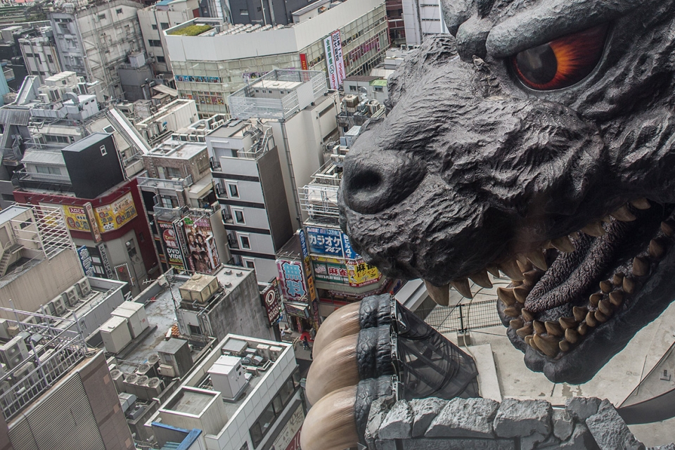 Godzilla keeps an eye on the roads of Tokyo