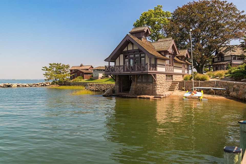 The Boat house with large game-room